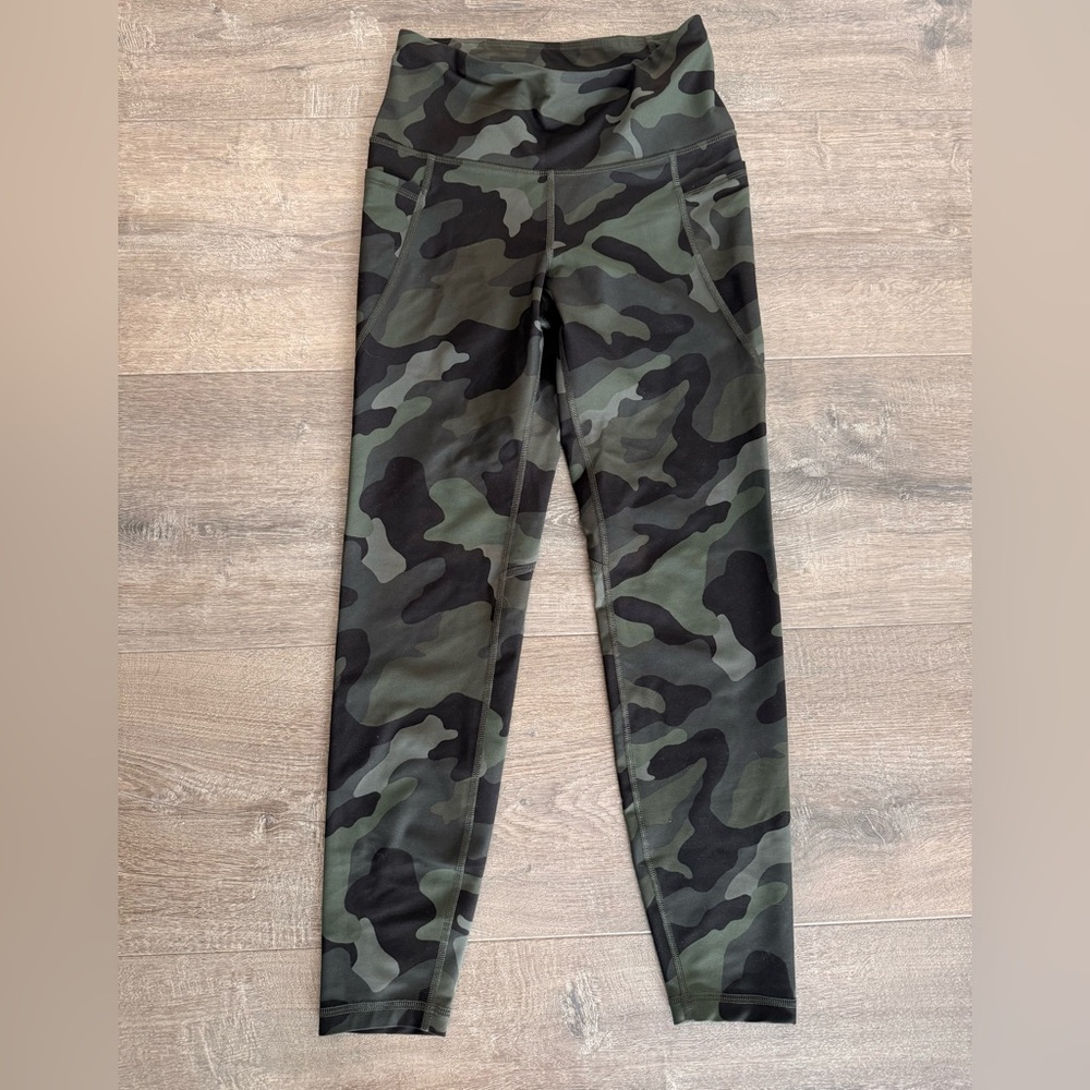 Old Navy Green and Black Camo Leggings